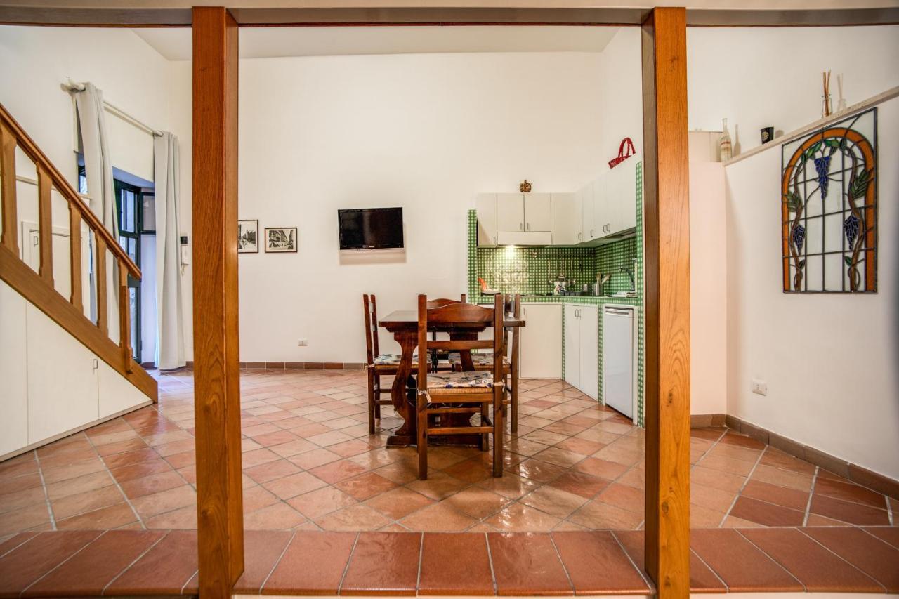 Le Case Di Andrea - Nel Cuore Di Trastevere Rome Bagian luar foto